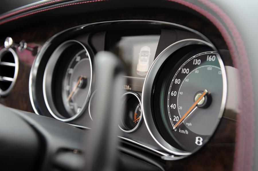  Bentley Continental GTC 2012 года  (фото 94 из 141)